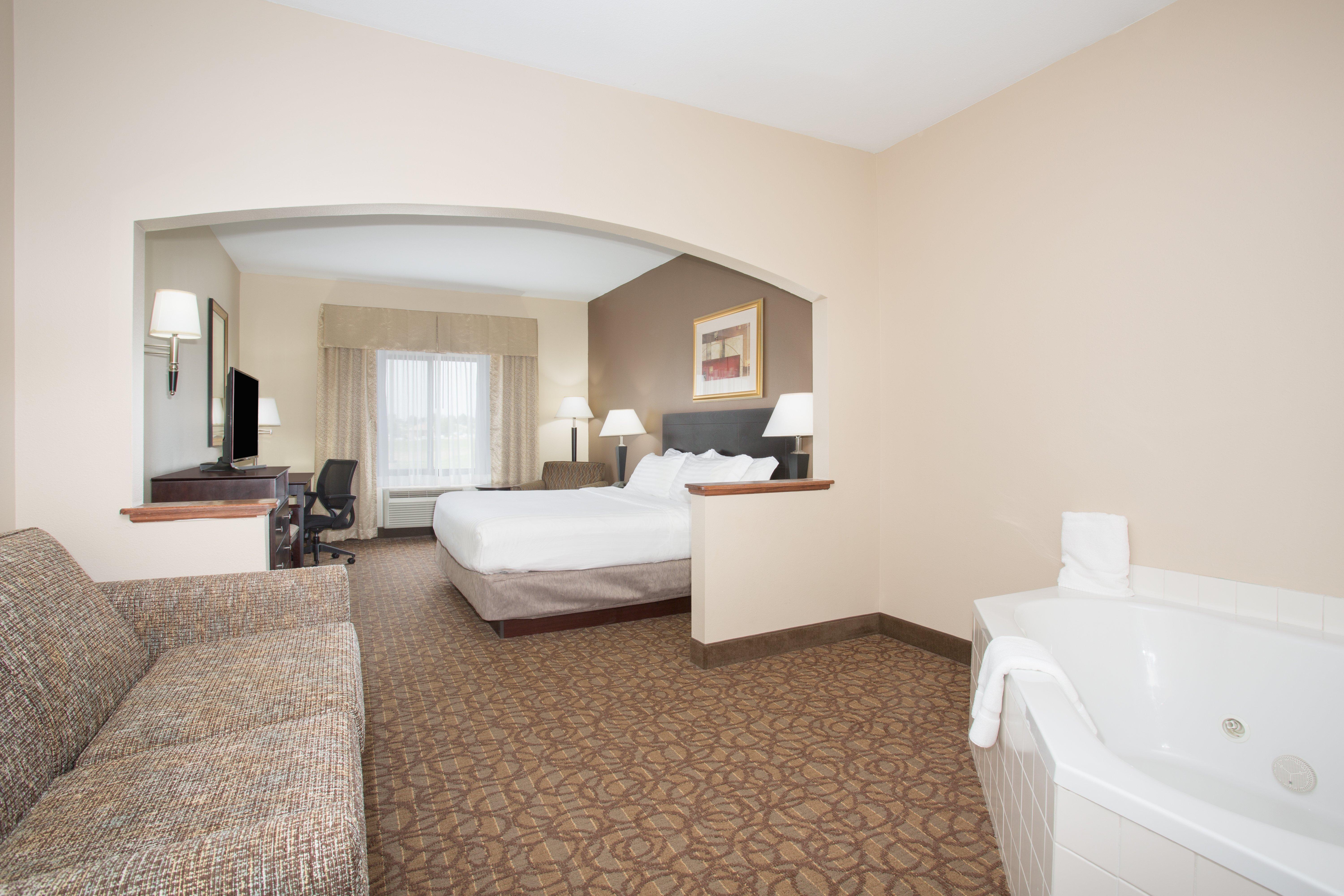 Holiday Inn Express Hotel & Suites Concordia Us 81 By Ihg Eksteriør billede