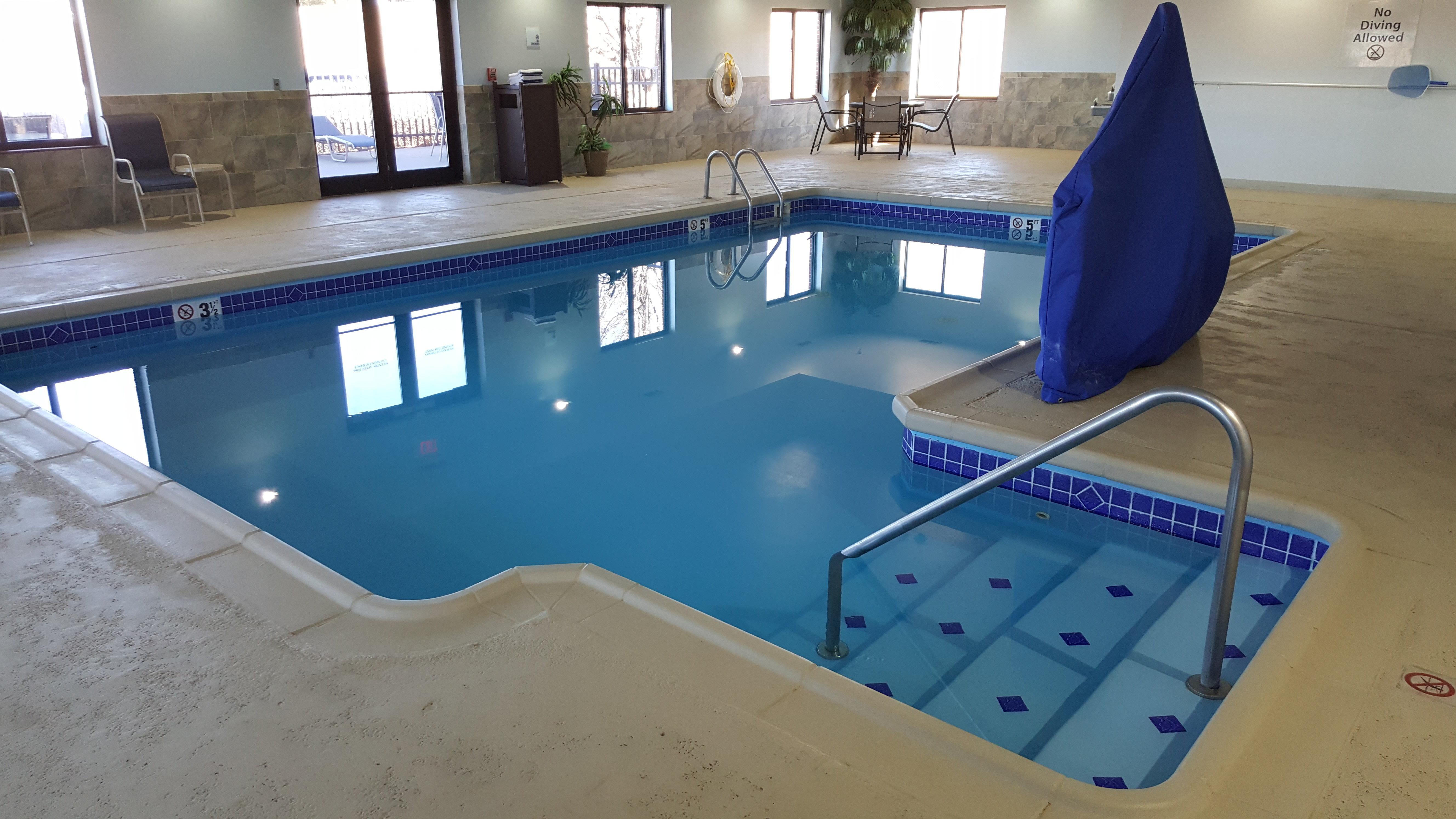 Holiday Inn Express Hotel & Suites Concordia Us 81 By Ihg Eksteriør billede