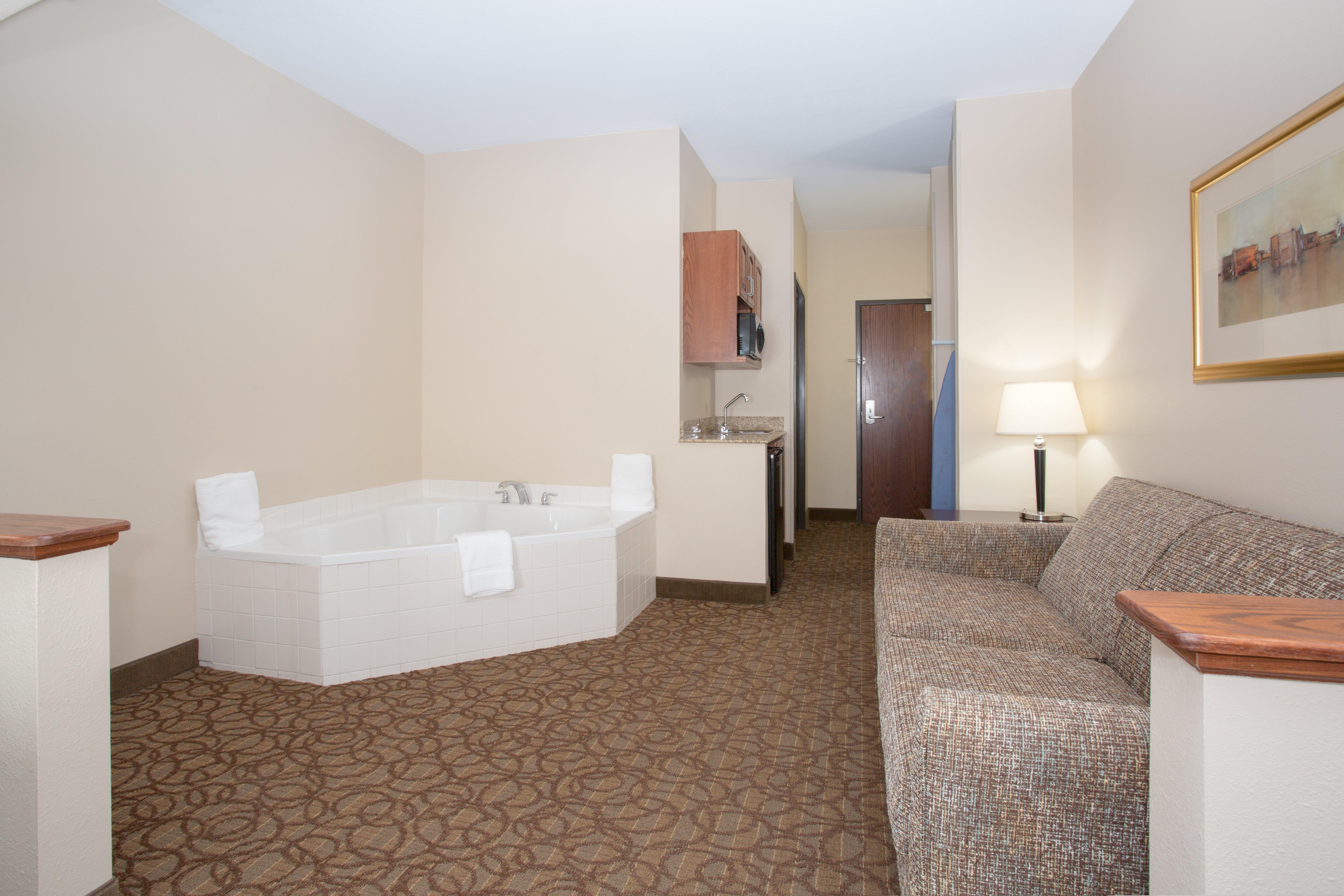 Holiday Inn Express Hotel & Suites Concordia Us 81 By Ihg Eksteriør billede