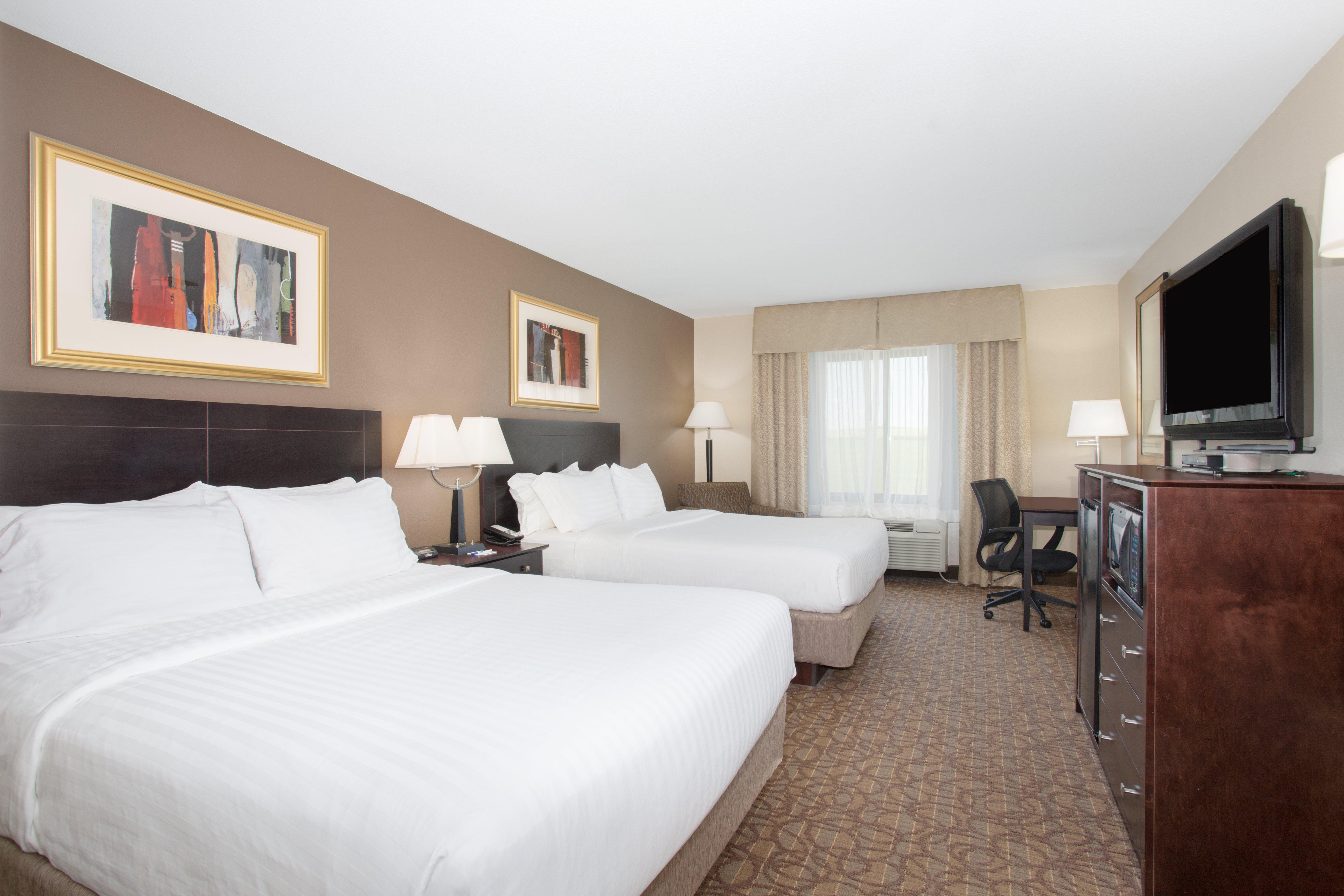 Holiday Inn Express Hotel & Suites Concordia Us 81 By Ihg Eksteriør billede