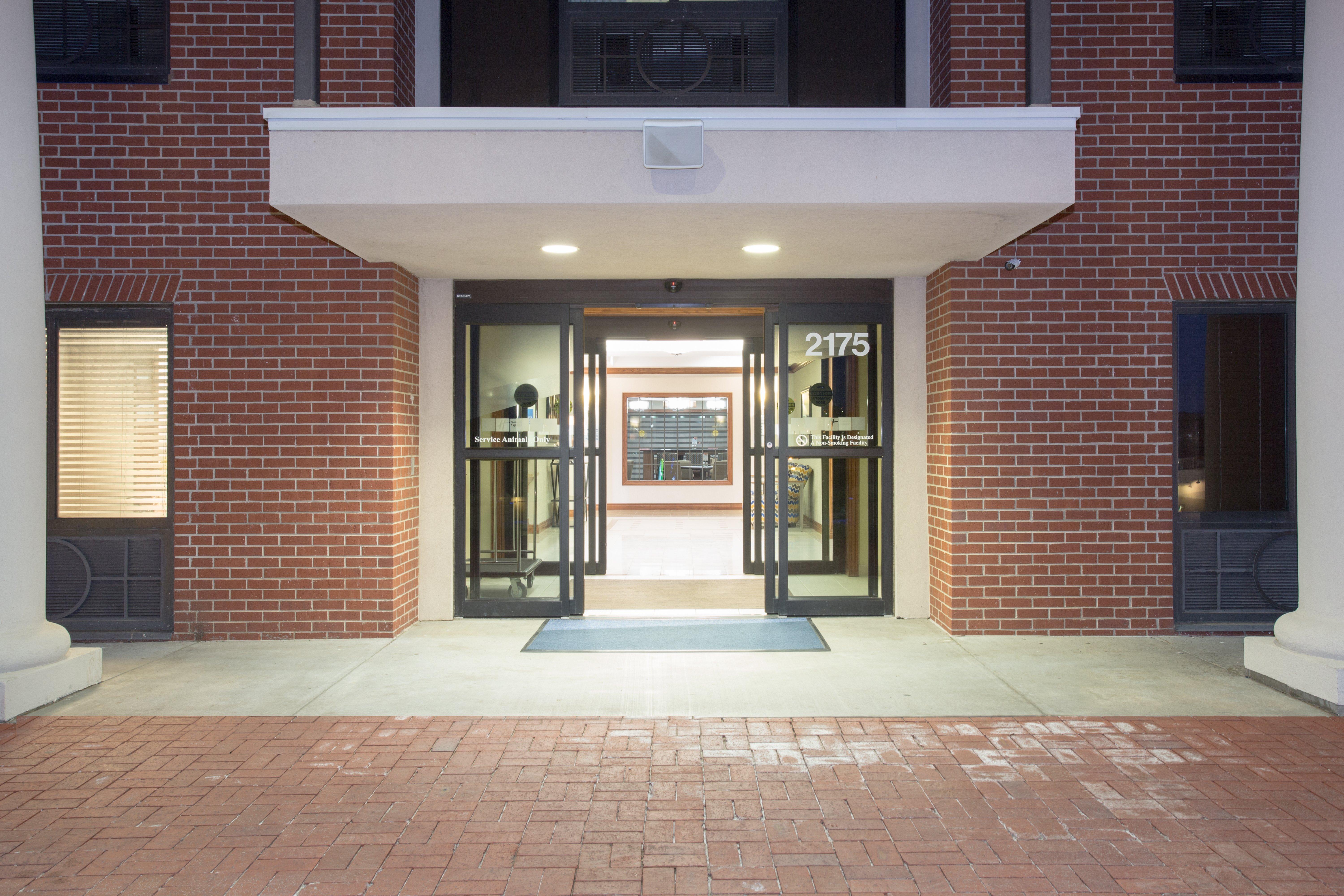Holiday Inn Express Hotel & Suites Concordia Us 81 By Ihg Eksteriør billede