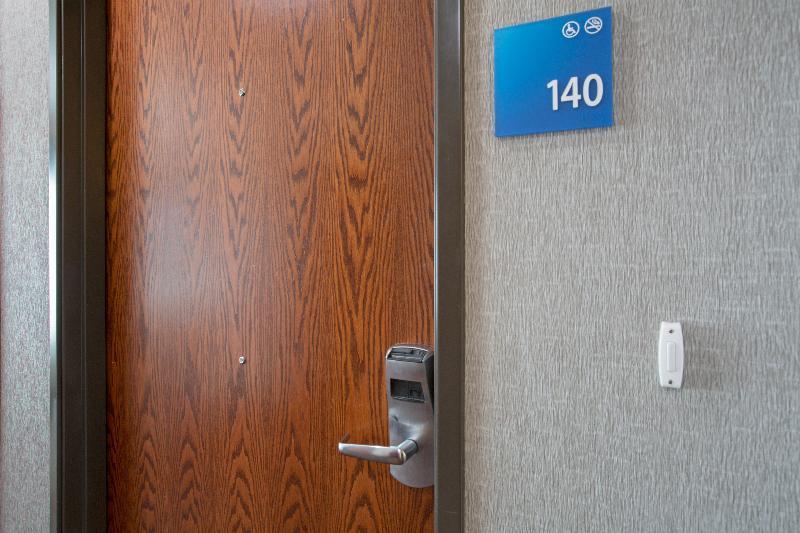 Holiday Inn Express Hotel & Suites Concordia Us 81 By Ihg Eksteriør billede