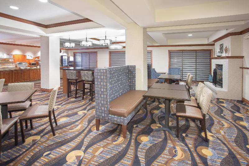 Holiday Inn Express Hotel & Suites Concordia Us 81 By Ihg Eksteriør billede